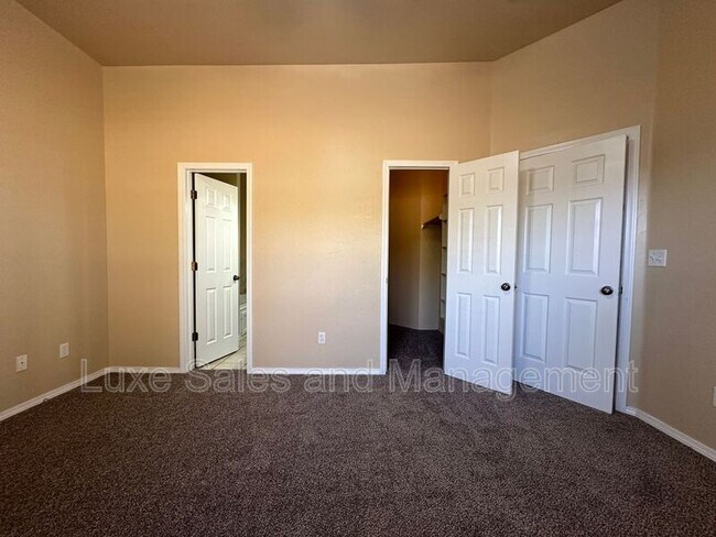 Building Photo - 706 Rockridge Cir