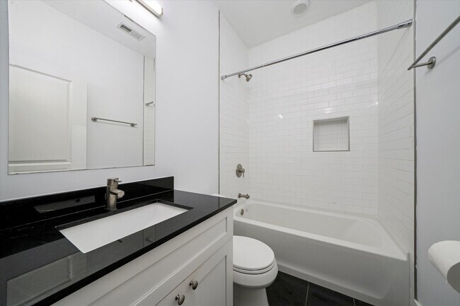 Building Photo - 3415 N Bosworth Ave