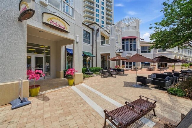 Building Photo - 400 Beach Dr NE
