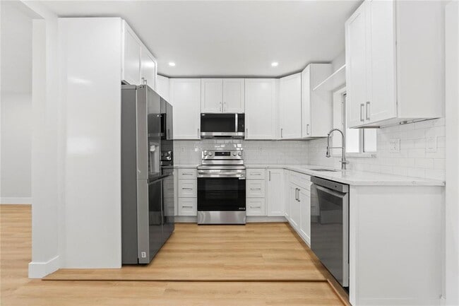 Building Photo - 1946 Rodman St