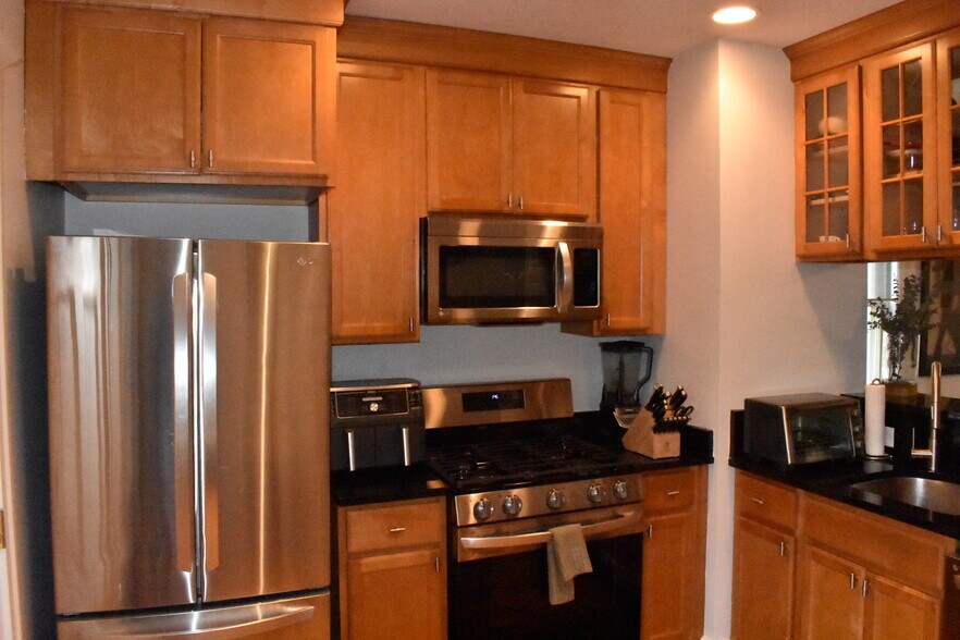 Building Photo - 4A Rockledge St