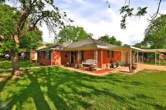 Building Photo - 2356 S 32nd St