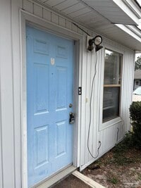 Building Photo - 3262 Maplewood Dr