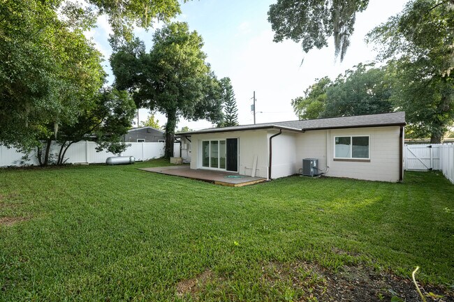 Building Photo - 2009 S Osceola Ave