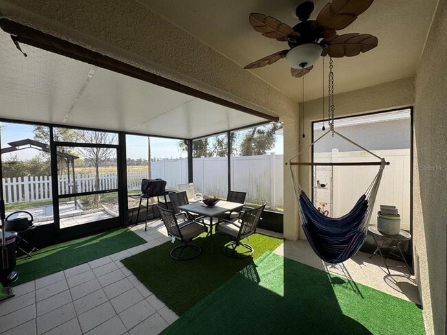 Building Photo - 916 August Sky Dr