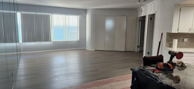 Building Photo - 3700 Galt Ocean Dr