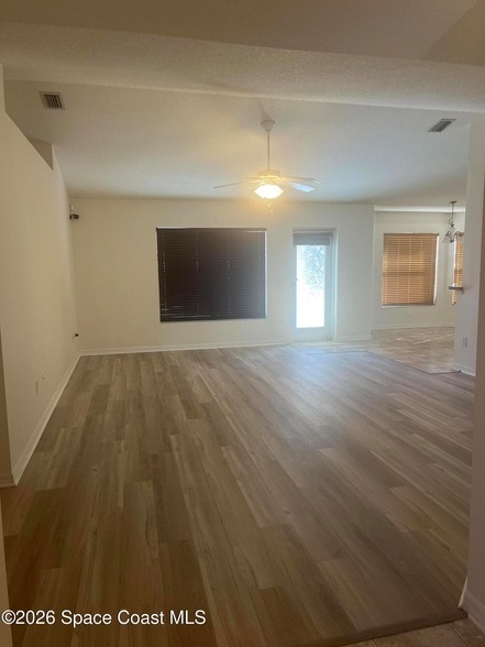 Building Photo - 241 Paquita Cir