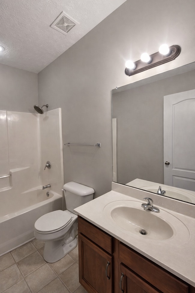 Building Photo - Stunning Split-Level Home with Space, Style & Scenic Views