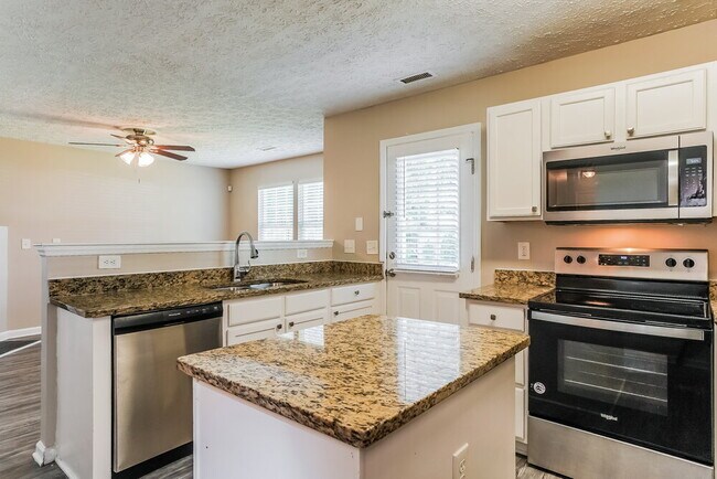 Building Photo - 514 Laurens Way