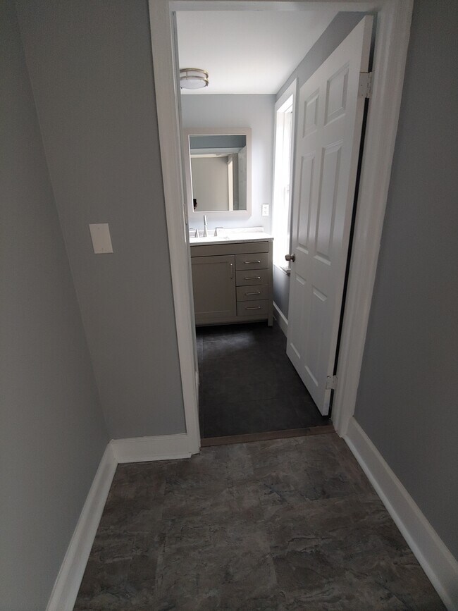 Building Photo - 33 S Calhoun St