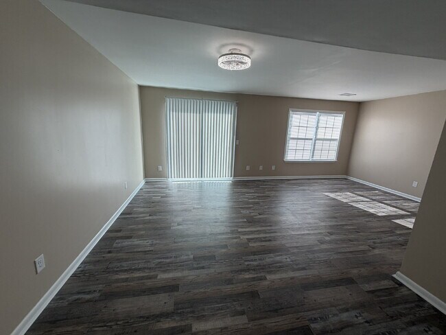 Building Photo - Townhouse for Rent