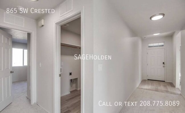 Building Photo - 865 SW Crested-