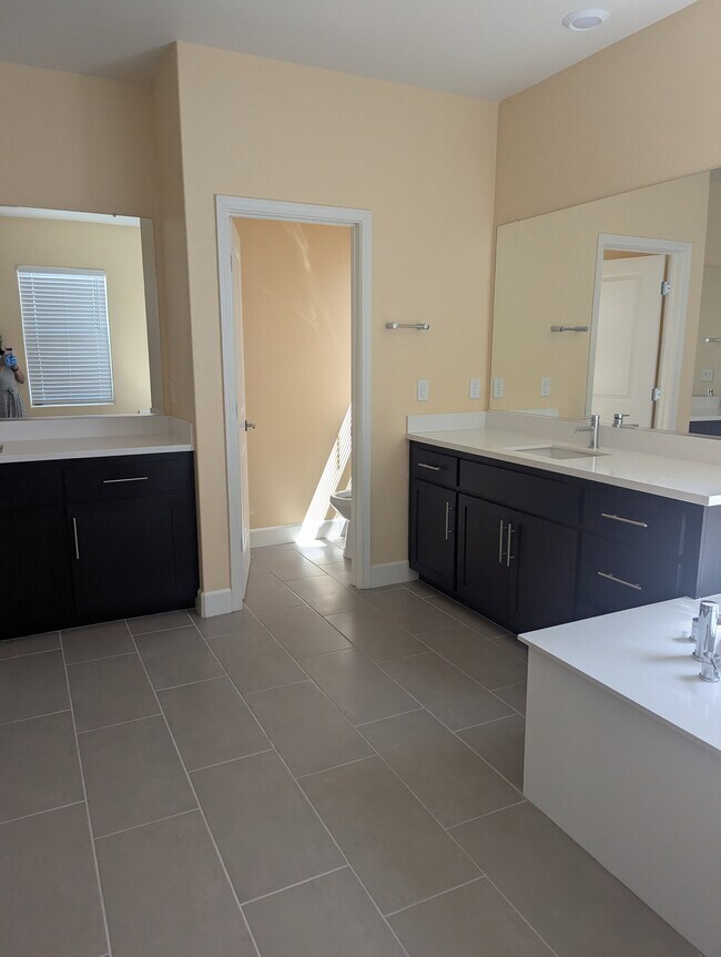 Building Photo - 2461 Coloma Ln