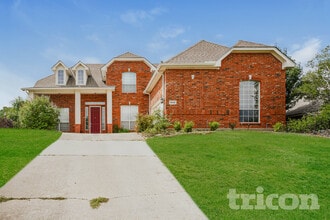 Building Photo - 2622 Westwind Dr