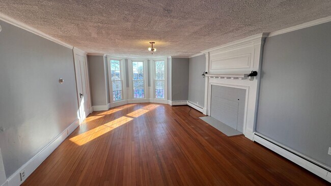 Interior Photo - 4-10 Pemberton Ln