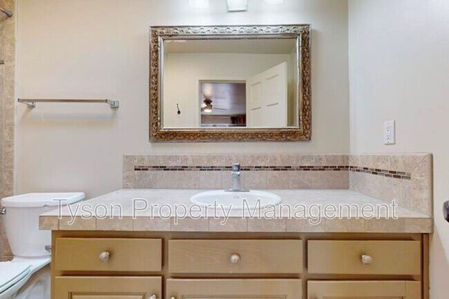 Building Photo - 6208 Sabre Ct NW