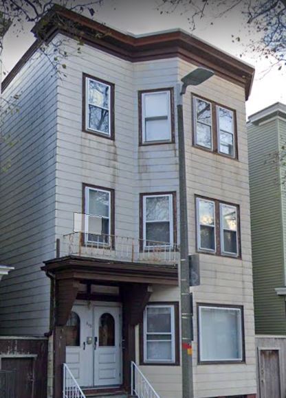 Primary Photo - 305 Chelsea St