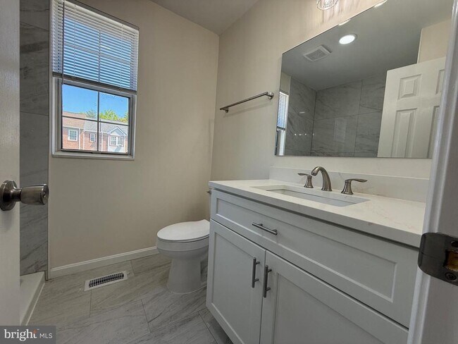 Building Photo - 4 Bright Star Ct
