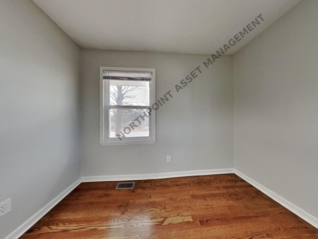 Building Photo - Newly Renovated Single Family Home | 3 BR/2.5BA | 1-Car Covered Parking