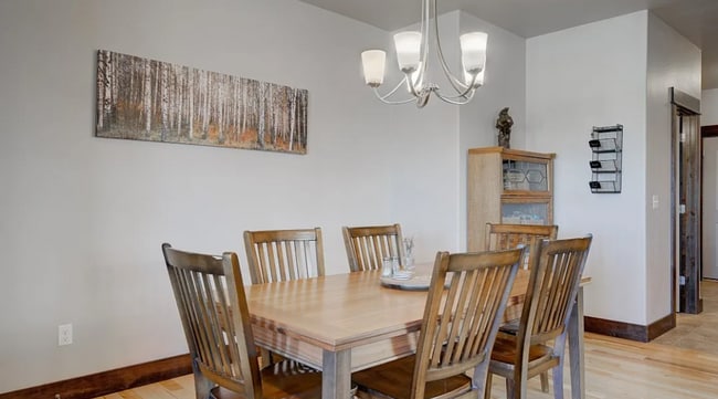 Building Photo - Well-kept Townhome for Rent in Bozeman! Near Parks, Schools and Trails.