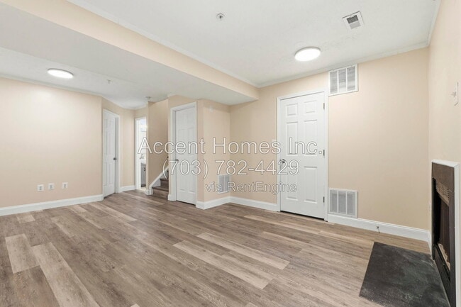Building Photo - 10299 Wimbledon Pl