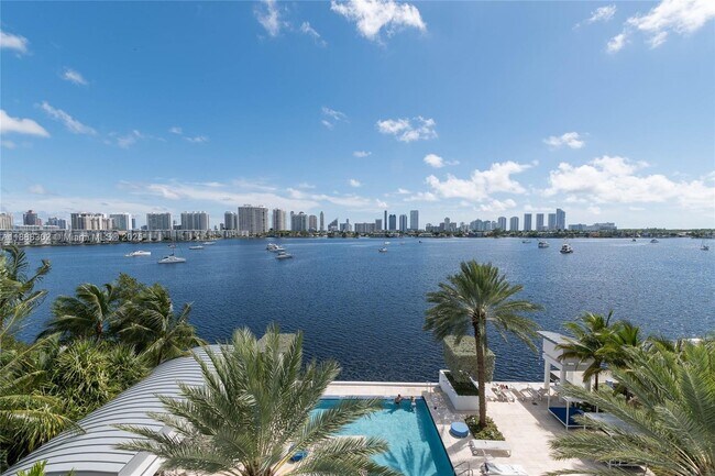 Building Photo - 17301 Biscayne Blvd