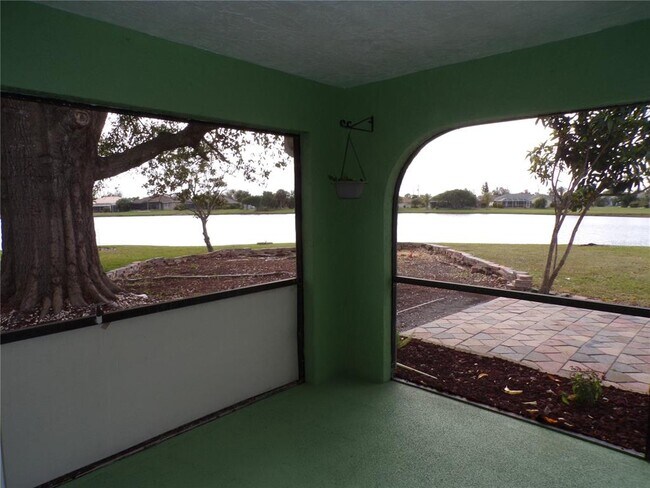 Building Photo - 2437 Greenland Ct