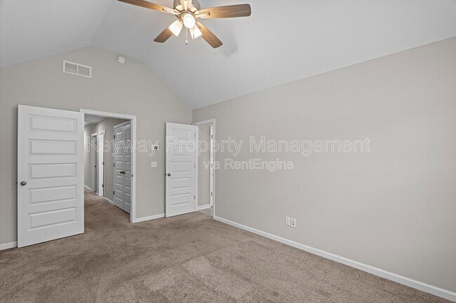 Building Photo - 1043 Linsmore Ave