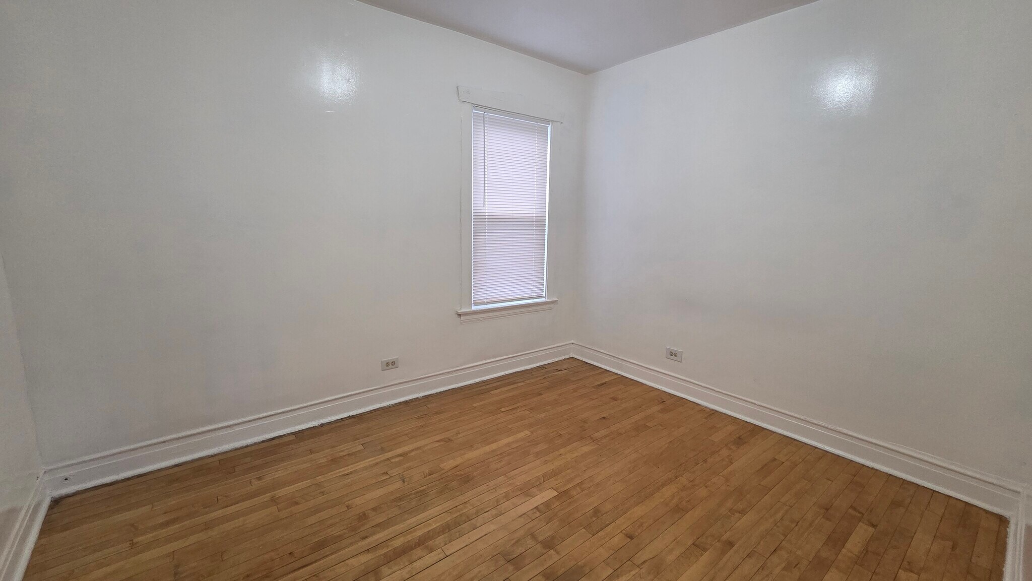 Building Photo - 2446 N Rutherford Ave