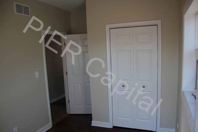 Building Photo - 2824 163rd Pl