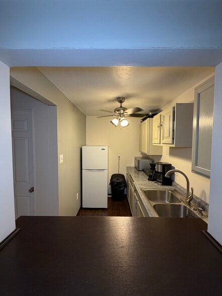 Building Photo - 4609 Luxberry Dr