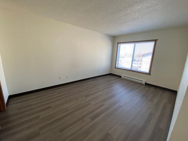 Building Photo - Spacious 3 bed, 1 bath West Fargo!