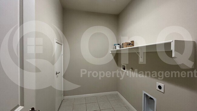 Building Photo - 2221 Candler Club Way