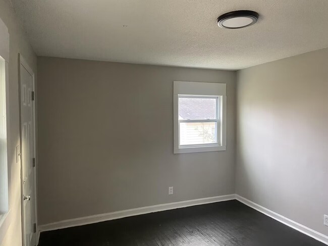 Bedroom 1 - 4411 Mikado Ave