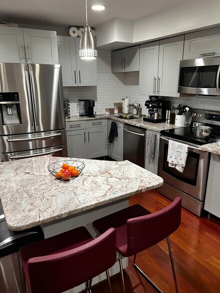 Kitchen/Island - 1424 L St SE