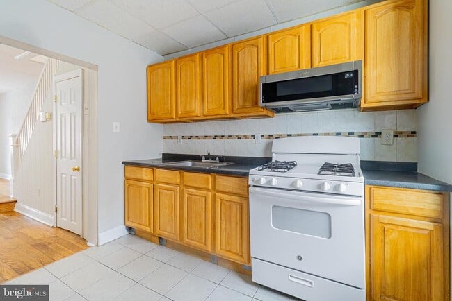 Building Photo - 1528 S Hollywood St