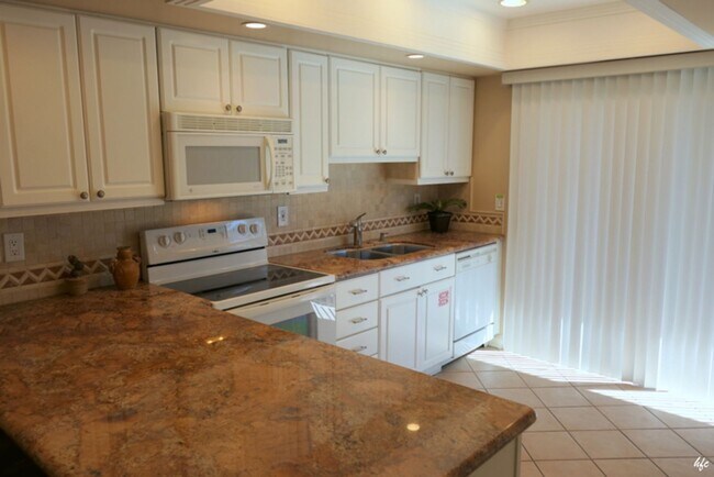 Building Photo - 5547 Los Coyotes Dr