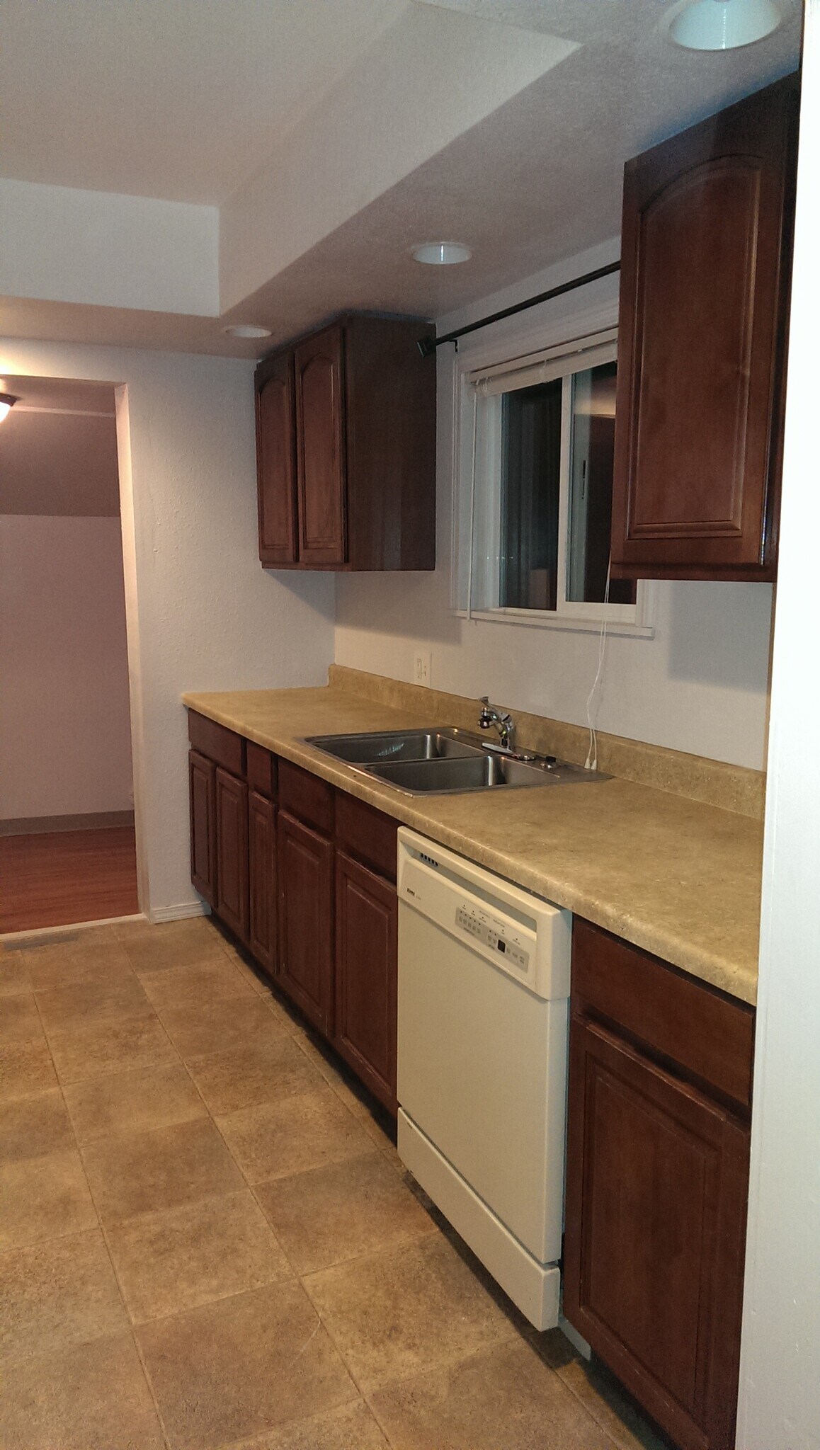 Kitchen - 502 Delsol Ln