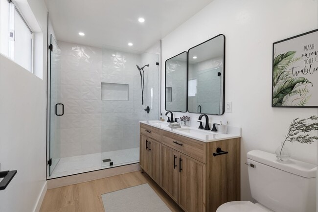 Building Photo - Central air conditioning!