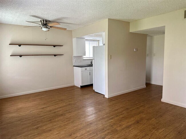 Building Photo - 3438 Willowrun Dr