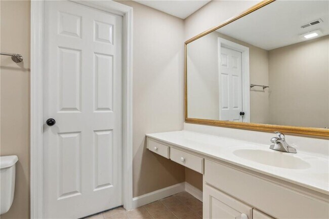 Building Photo - 4217 Wieuca Overlook NE
