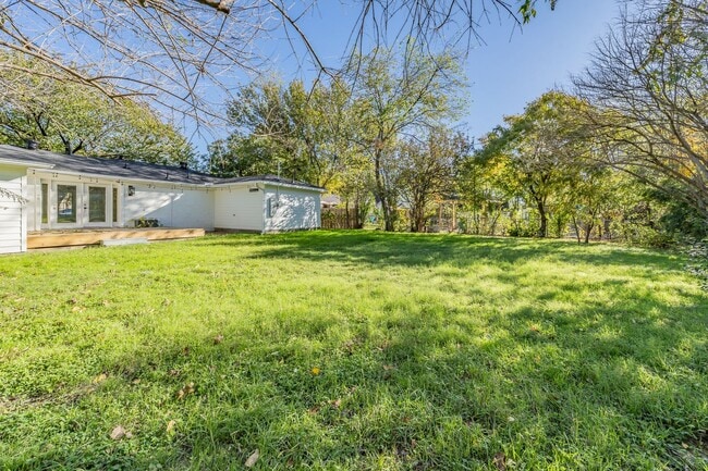 Building Photo - CHARMING HOME Close to TCU Campus!