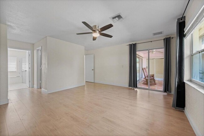 Building Photo - 1401 Hideaway Bend