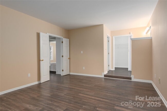 Building Photo - 9205 Ravenwing Dr