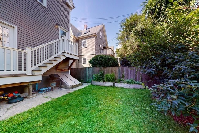 Building Photo - 259 Willow Ave