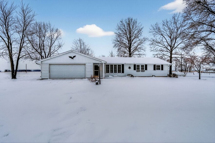 Building Photo - 20728 Old 24 E Rd