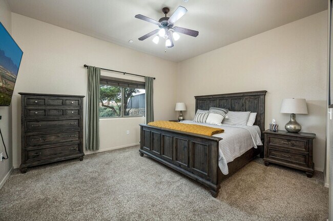 Building Photo - 2711 Sunrise Point Rd