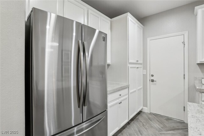 Building Photo - 104 Alamere Falls Dr
