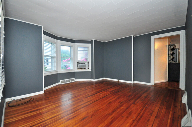 Building Photo - 22 Highland Ave