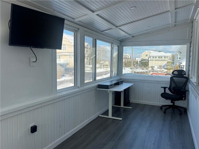 Building Photo - 7 White Cap Rd